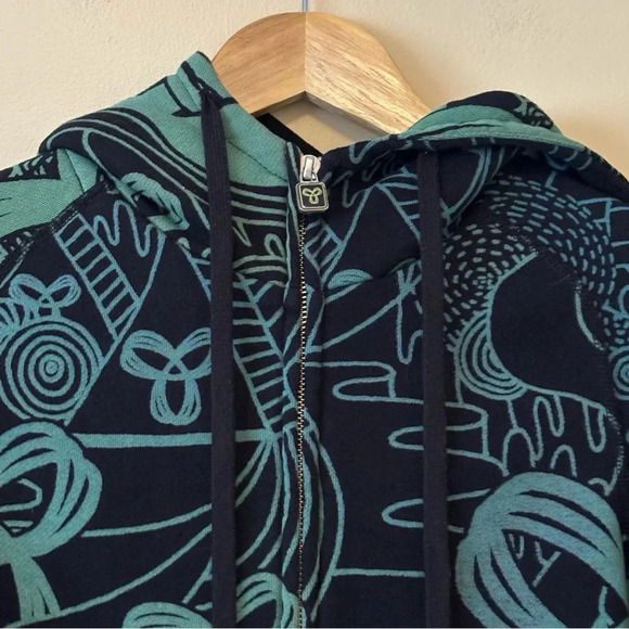 Tna| Super Cute Aritzia Zip-Up Black & Green Fleece Hoodie Sz S - Picture 4 of 7